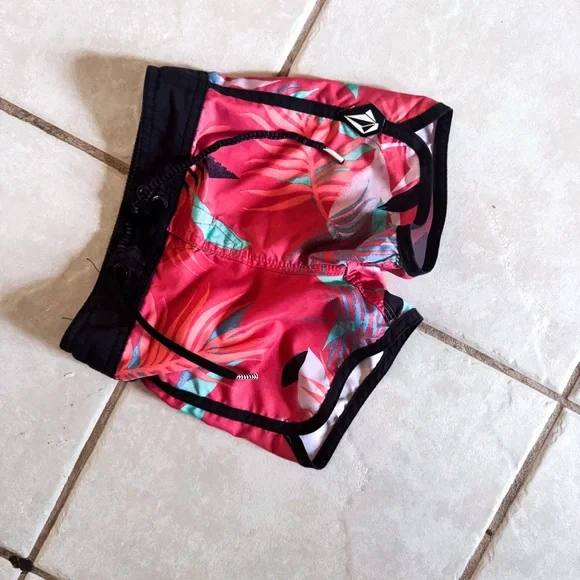 Volcom • Swim Trunks - Picture 1 of 4